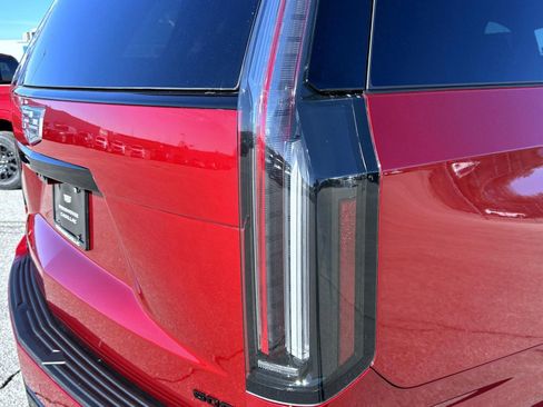Certified 2025 Cadillac Escalade ESV Sport AWD/4WD image 11