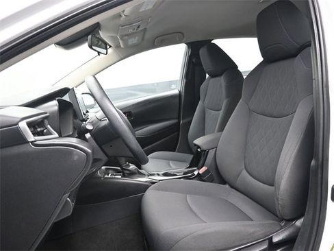 Used 2022 Toyota Corolla LE image 18