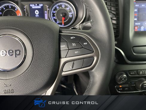 Used 2019 Jeep Cherokee Latitude Plus FWD image 22