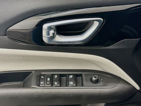 Used 2025 Jeep Compass Limited image 15