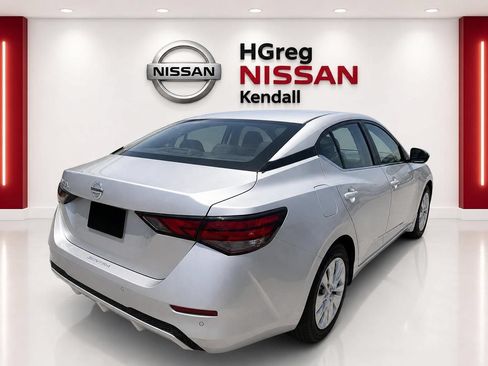 Certified 2023 Nissan Sentra S FWD image 3