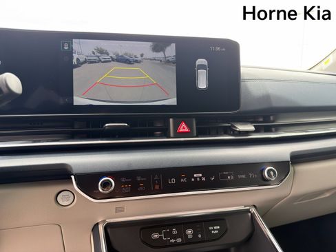 New 2026 Kia Carnival EX FWD image 17
