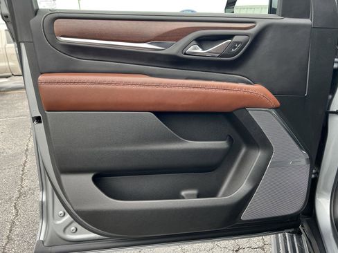 Used 2023 GMC Yukon Denali Ultimate AWD/4WD image 15