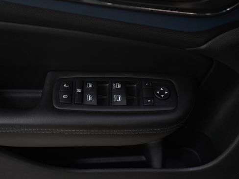 Used 2015 Chrysler 200 S w/ Navigation & Sound Group I AWD/4WD image 19