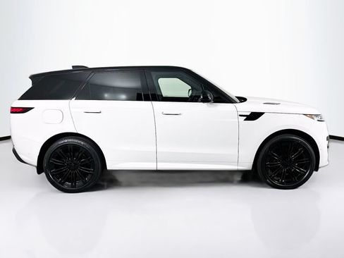 New 2026 Land Rover Range Rover Sport Dynamic SE AWD/4WD image 4