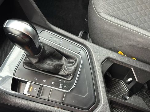 Used 2021 Volkswagen Tiguan S FWD image 21