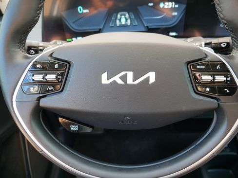 Certified 2022 Kia EV6 Wind AWD/4WD image 25