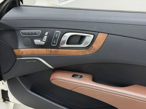 Used 2014 Mercedes-Benz SL 550 image 26