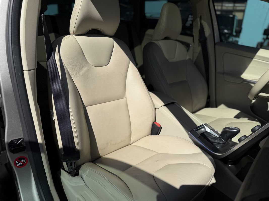 Used 2013 Volvo XC60 T6 AWD/4WD image 9