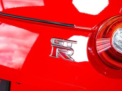 Used 2023 Nissan GT-R Premium w/ Floor Mat Package image 33