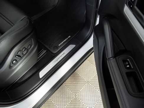 New 2026 Porsche Cayenne Coupe AWD/4WD image 26