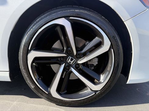 Used 2019 Honda Accord Sport image 9