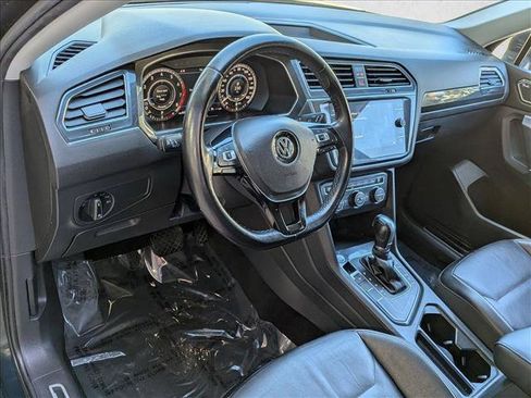 Used 2018 Volkswagen Tiguan SEL Premium FWD image 10