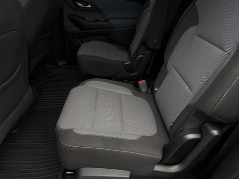 Used 2021 Chevrolet Traverse LT FWD image 8