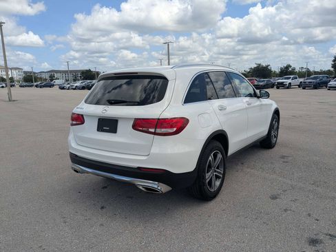 Used 2019 Mercedes-Benz GLC 300 w/ Multimedia Package image 5
