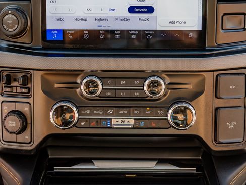 Used 2024 Ford F250 Platinum image 25