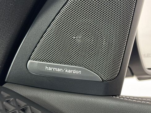 Used 2024 BMW X5 xDrive40i w/ Premium Package image 19