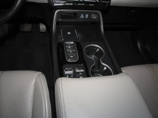 Certified 2024 Honda Pilot Touring image 38