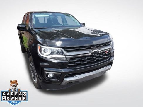 Used 2022 Chevrolet Colorado Z71 AWD/4WD image 2