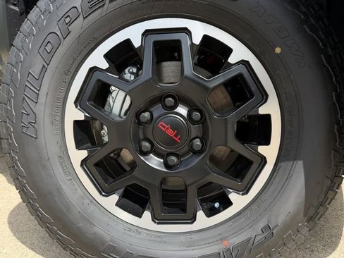 New 2026 Toyota Tacoma TRD Off-Road AWD/4WD image 11