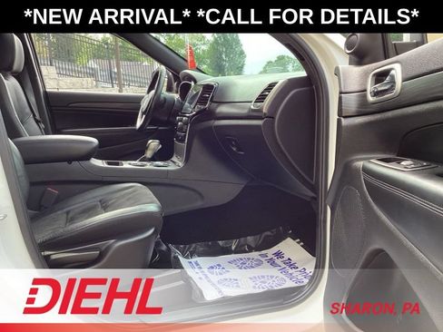 Used 2020 Jeep Grand Cherokee Altitude AWD/4WD image 16