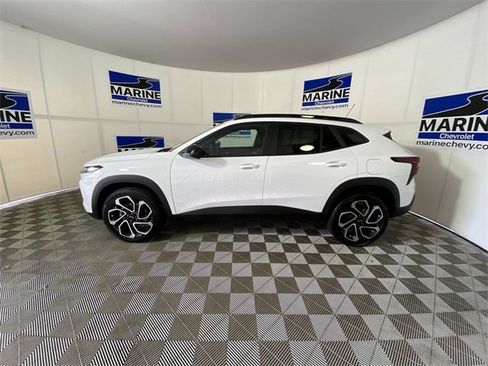 Certified 2026 Chevrolet Trax RS image 10