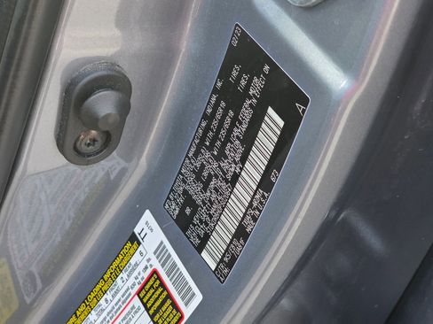 Used 2023 Toyota Highlander XLE image 36