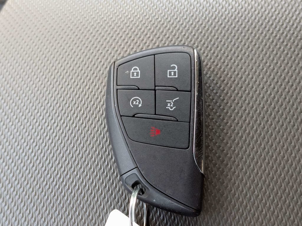 Used 2025 Chevrolet Equinox LT FWD image 32