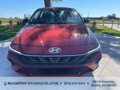 Certified 2025 Hyundai Elantra Sport FWD image 11