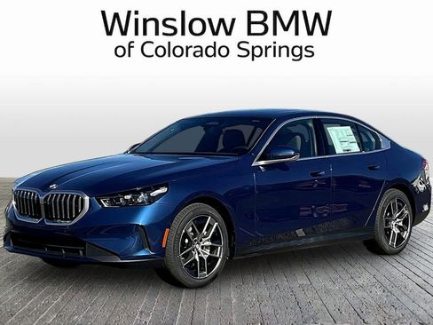 New 2026 BMW 530i xDrive w/ Premium Package AWD/4WD image 2
