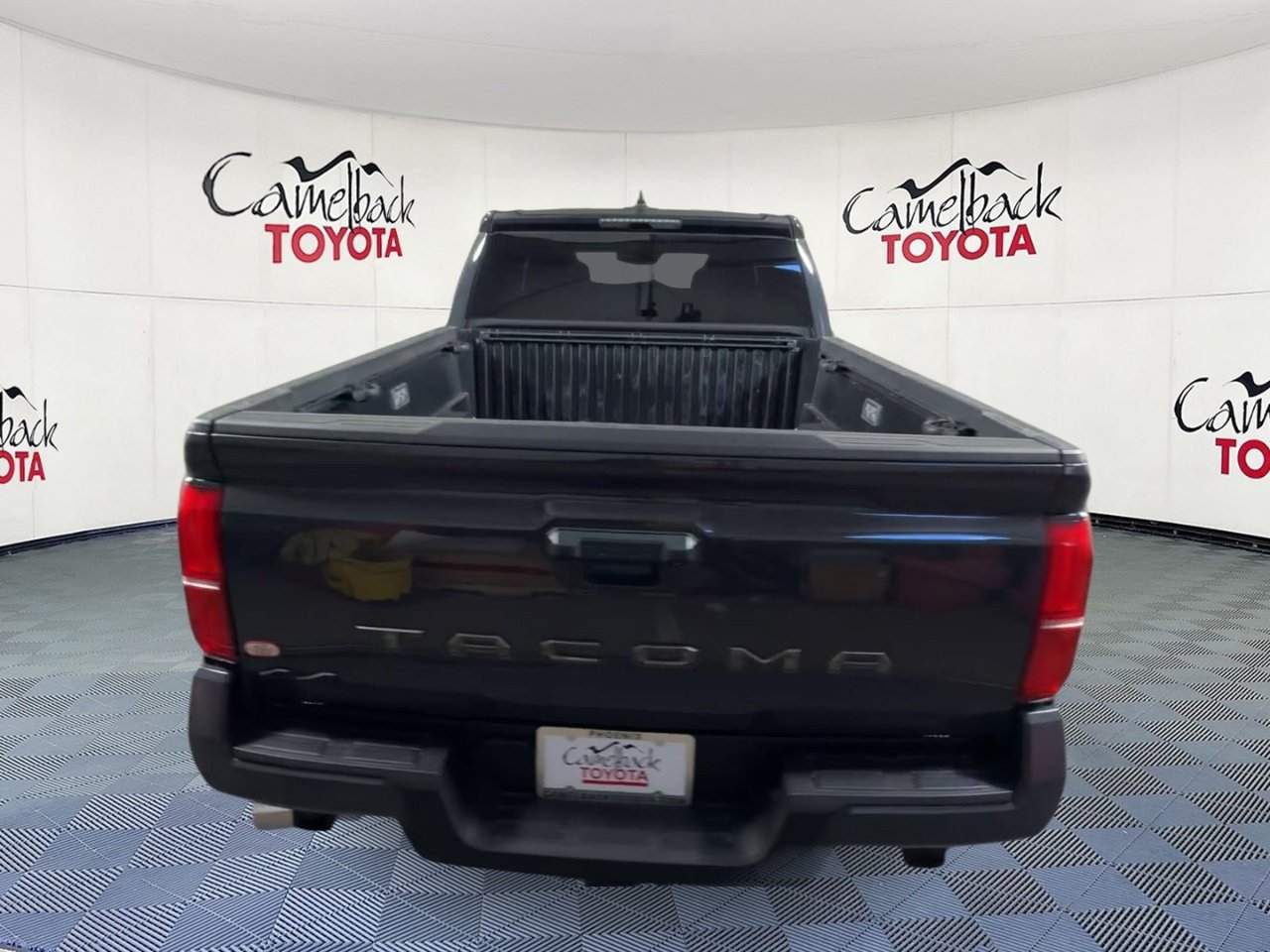 Used 2025 Toyota Tacoma SR5 AWD/4WD image 3