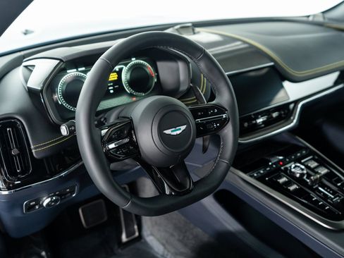 Used 2025 Aston Martin DBX 707 image 14