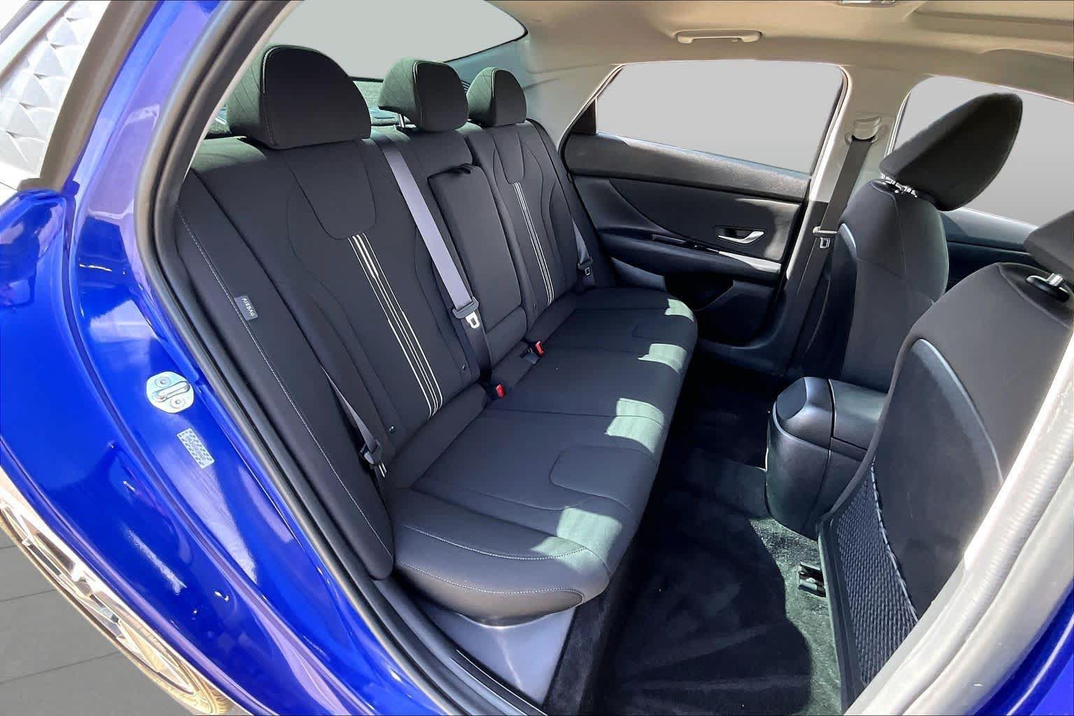 Used 2024 Hyundai Elantra SEL w/ Convenience Package FWD image 20
