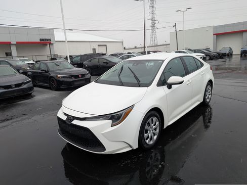 Used 2022 Toyota Corolla LE image 5