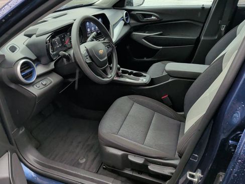 Used 2024 Chevrolet Trax LS w/ Driver Confidence Package FWD image 11