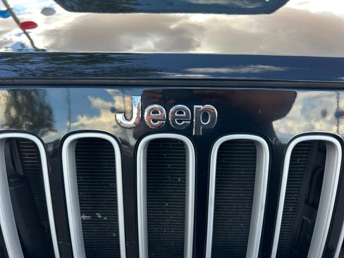 Used 2016 Jeep Wrangler Sahara w/ Connectivity Group AWD/4WD image 23