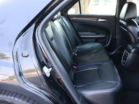 Used 2013 Chrysler 300 AWD w/ Driver Convenience Group image 21