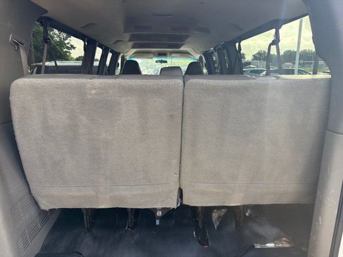 Used 2008 GMC Savana 3500 Extended Passenger RWD image 15
