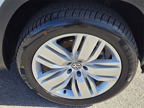 Used 2019 Volkswagen Atlas SE w/ Panoramic Sunroof Package image 11