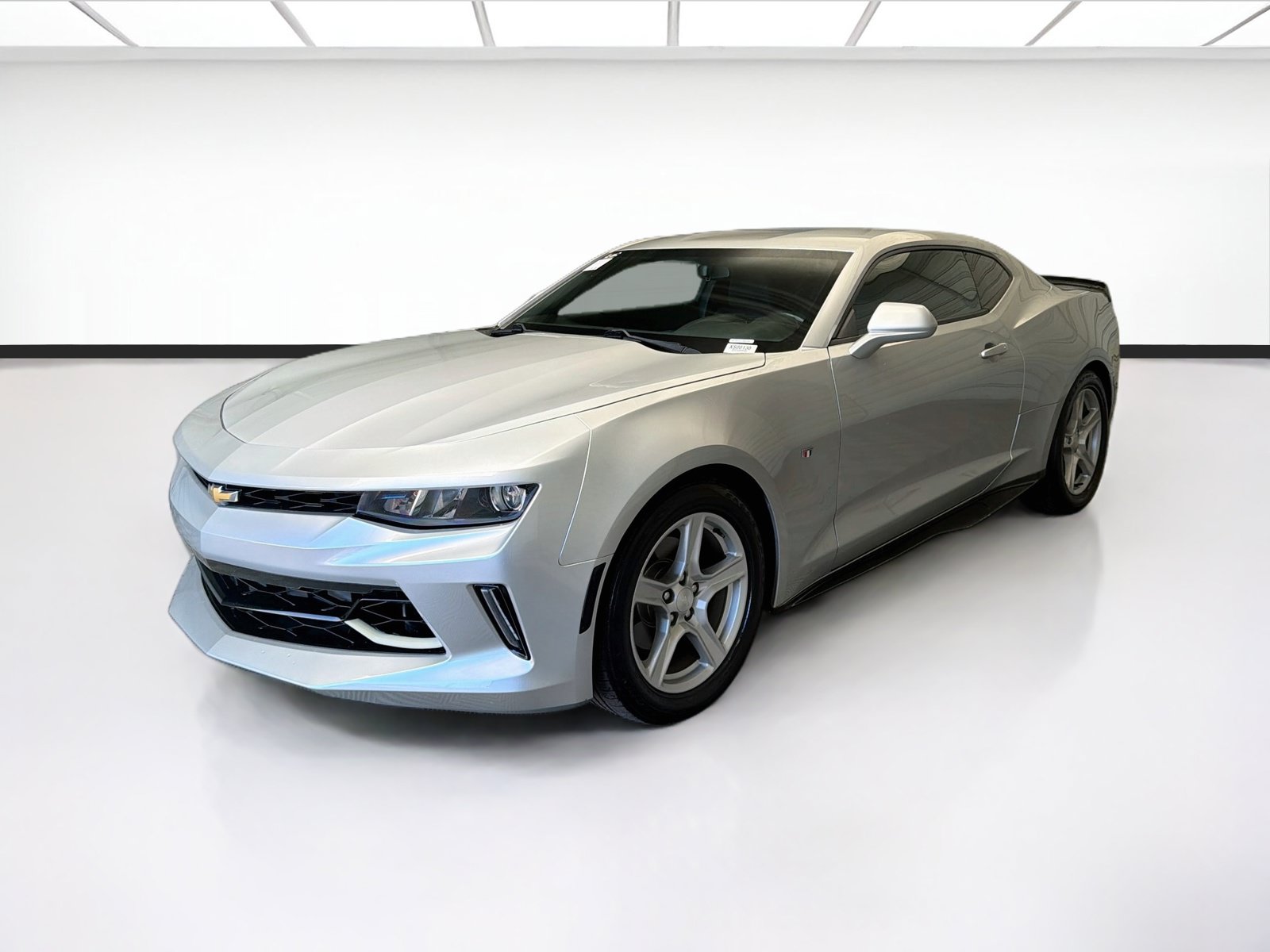 Used 2017 Chevrolet Camaro LT RWD image 1
