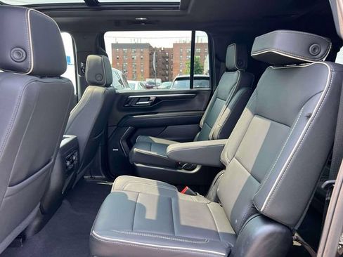 Used 2026 Chevrolet Suburban Premier w/ Sun And Tow Package AWD/4WD image 12