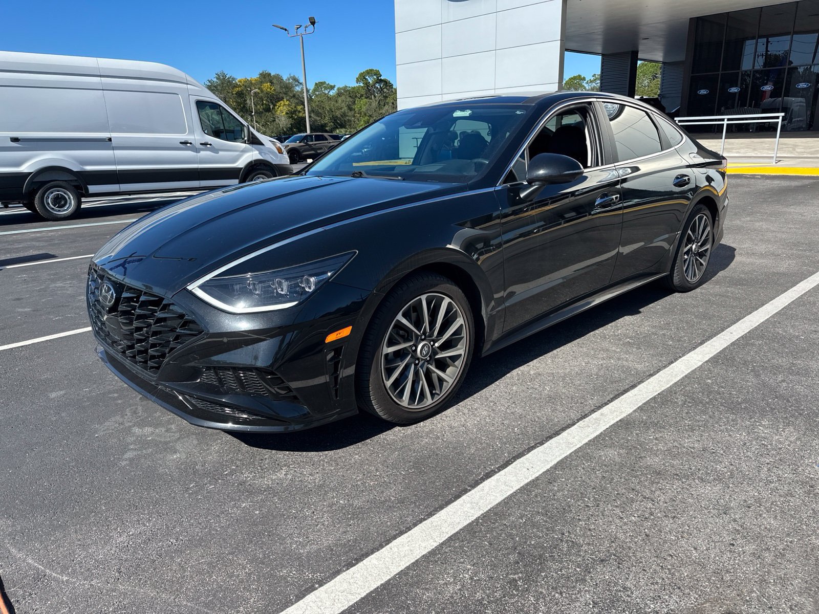 Used 2022 Hyundai Sonata Limited w/ Cargo Package FWD image 2