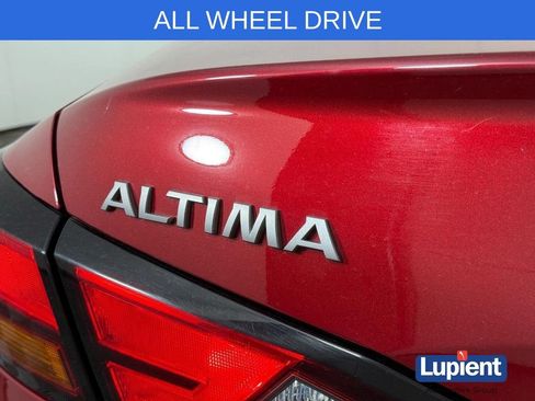 Used 2024 Nissan Altima 2.5 SR AWD/4WD image 4
