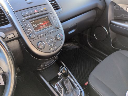Used 2013 Kia Soul + w/ Audio Pkg image 15