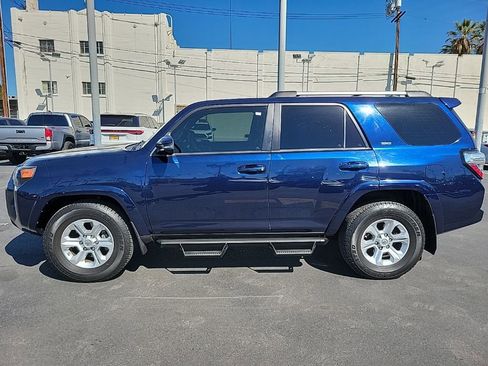 Used 2022 Toyota 4Runner SR5 Premium w/ Moonroof Package image 4
