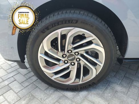 New 2025 Lincoln Navigator Reserve image 10