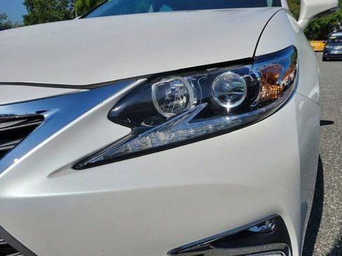 Used 2016 Lexus ES 350 w/ Accessory Package FWD image 16