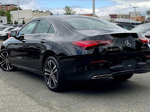 Used 2025 Mercedes-Benz CLA 250 4MATIC image 10