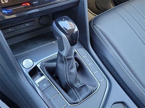 Used 2023 Volkswagen Tiguan SE image 22