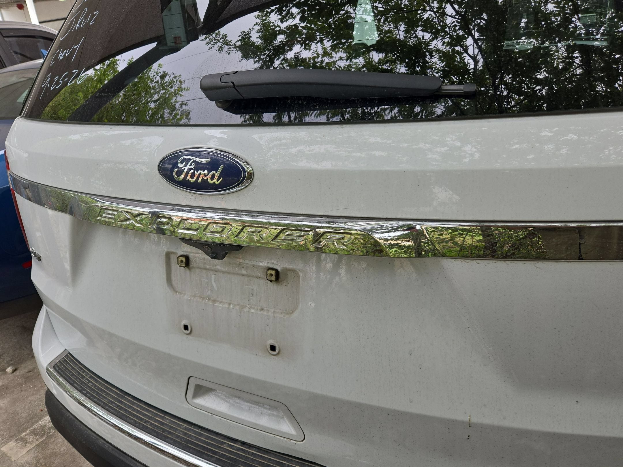 Used 2018 Ford Explorer XLT w/ Equipment Group 201A AWD/4WD image 8